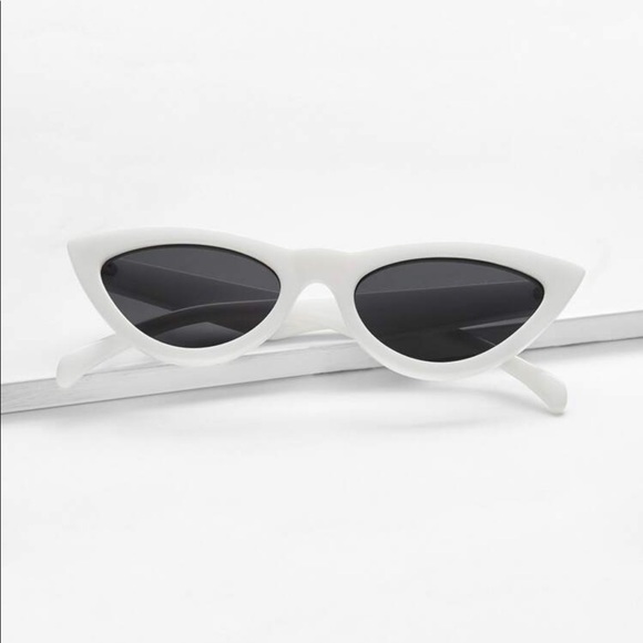 Cool White Cat Eye Fashion Sunglasses - Picture 4 of 4